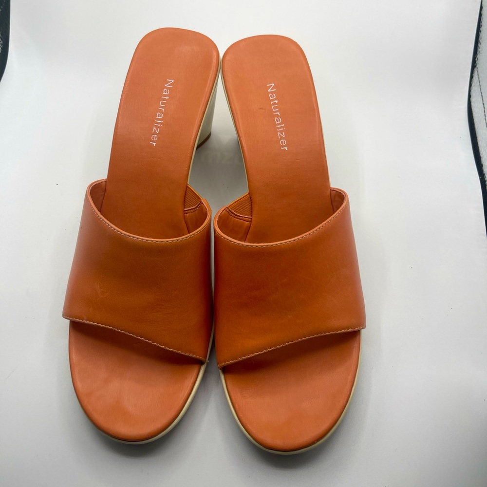 NWOT Naturalizer Orange Wedges  Size 9